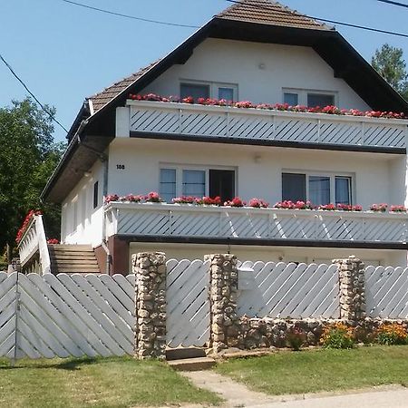 Апартаменты Betti Vendeghaz Альшопахок Экстерьер фото